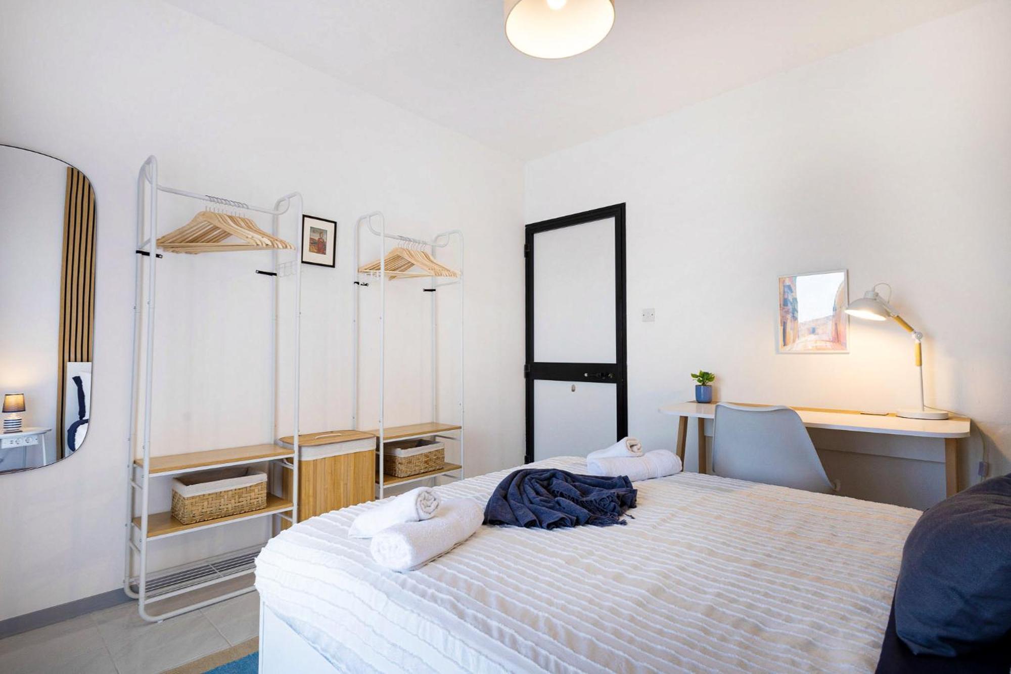 Spacious 2Br Penthouse With A Large Front-Terrace - Close To Bugibba Perched Beach セント・ポールズ・ベイ エクステリア 写真