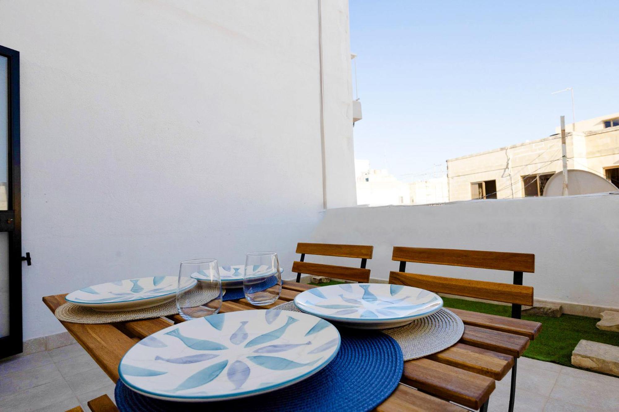Spacious 2Br Penthouse With A Large Front-Terrace - Close To Bugibba Perched Beach セント・ポールズ・ベイ エクステリア 写真